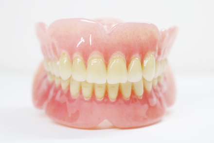 金の入れ歯買取！買取値段相場・外し方や歯を取る方法